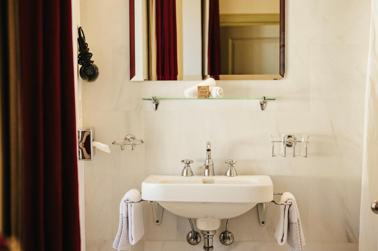 Historic Hotel Albrici Poschiavo Room photo